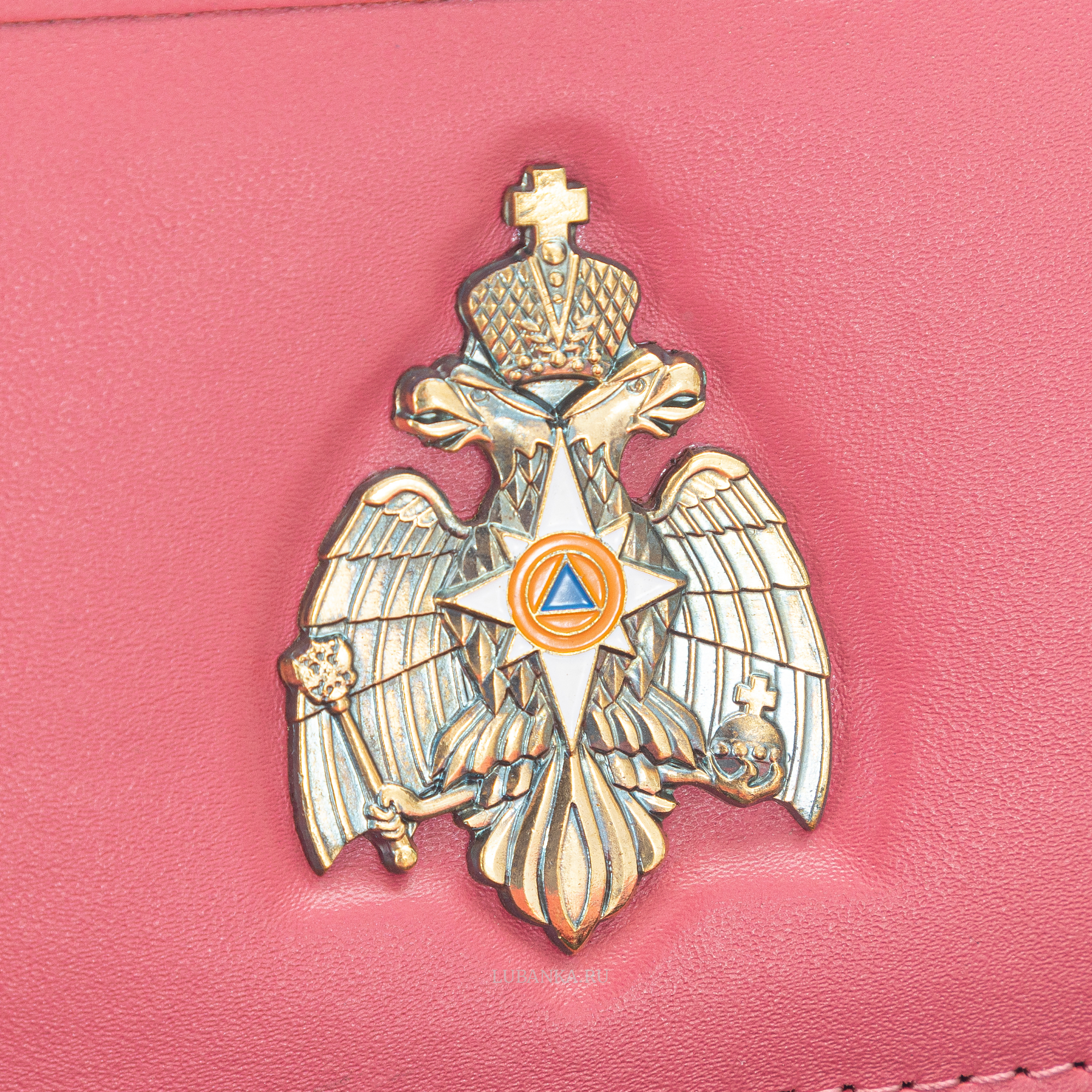 Обложка для автодокументов и удостоверения МЧС с жетоном розовая